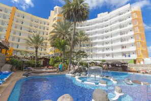 Outdoor pool, open 9:00 AM to 7:30 PM, pool umbrellas, pool loungers - Apartments Maritim Playa - Adults Only (San Bartolomé de Tirajana)