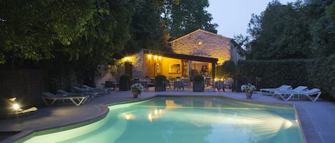 Outdoor pool, sun loungers