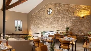 Daily buffet breakfast (EUR 17 per person)