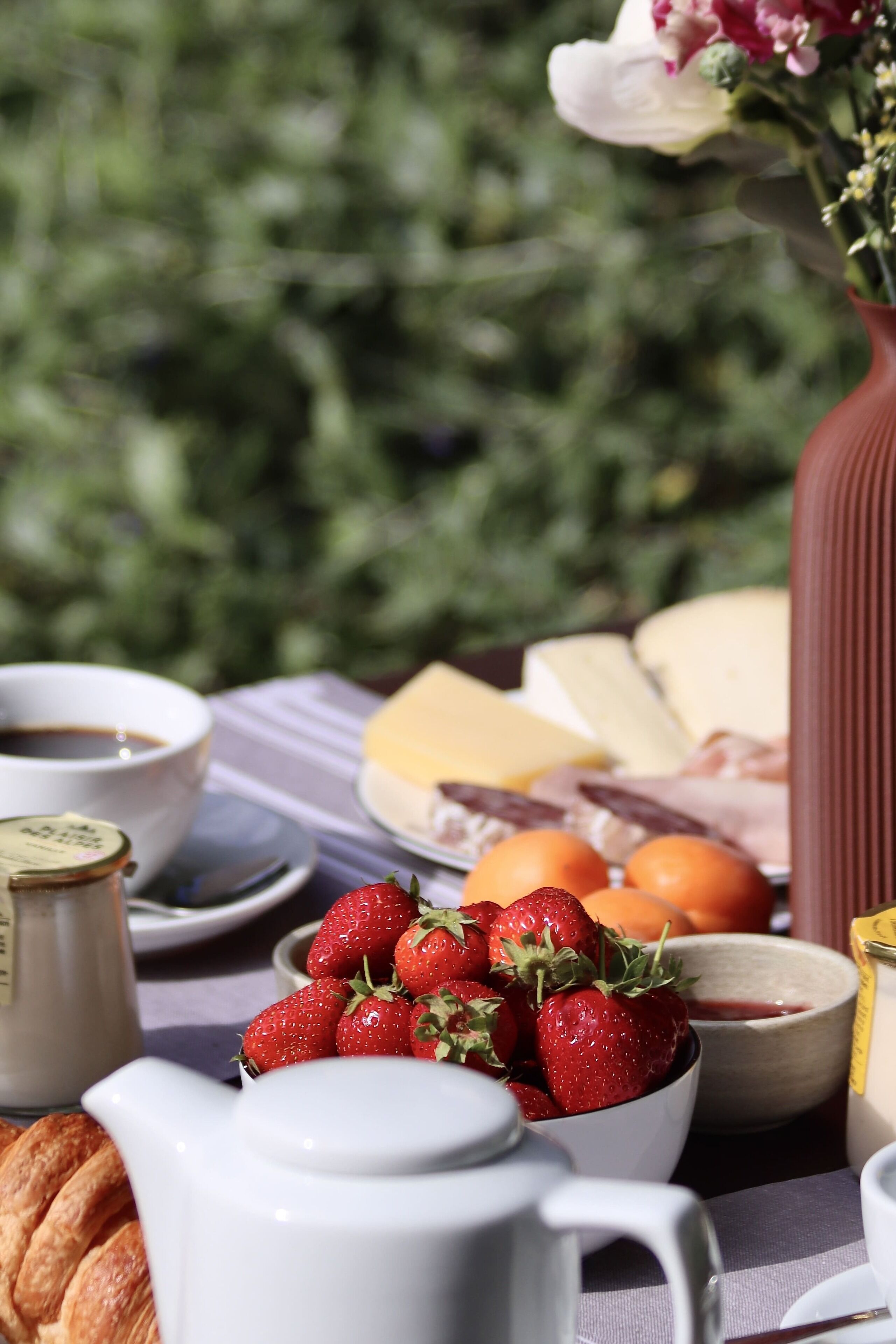 daily buffet breakfast (eur 17 per person)