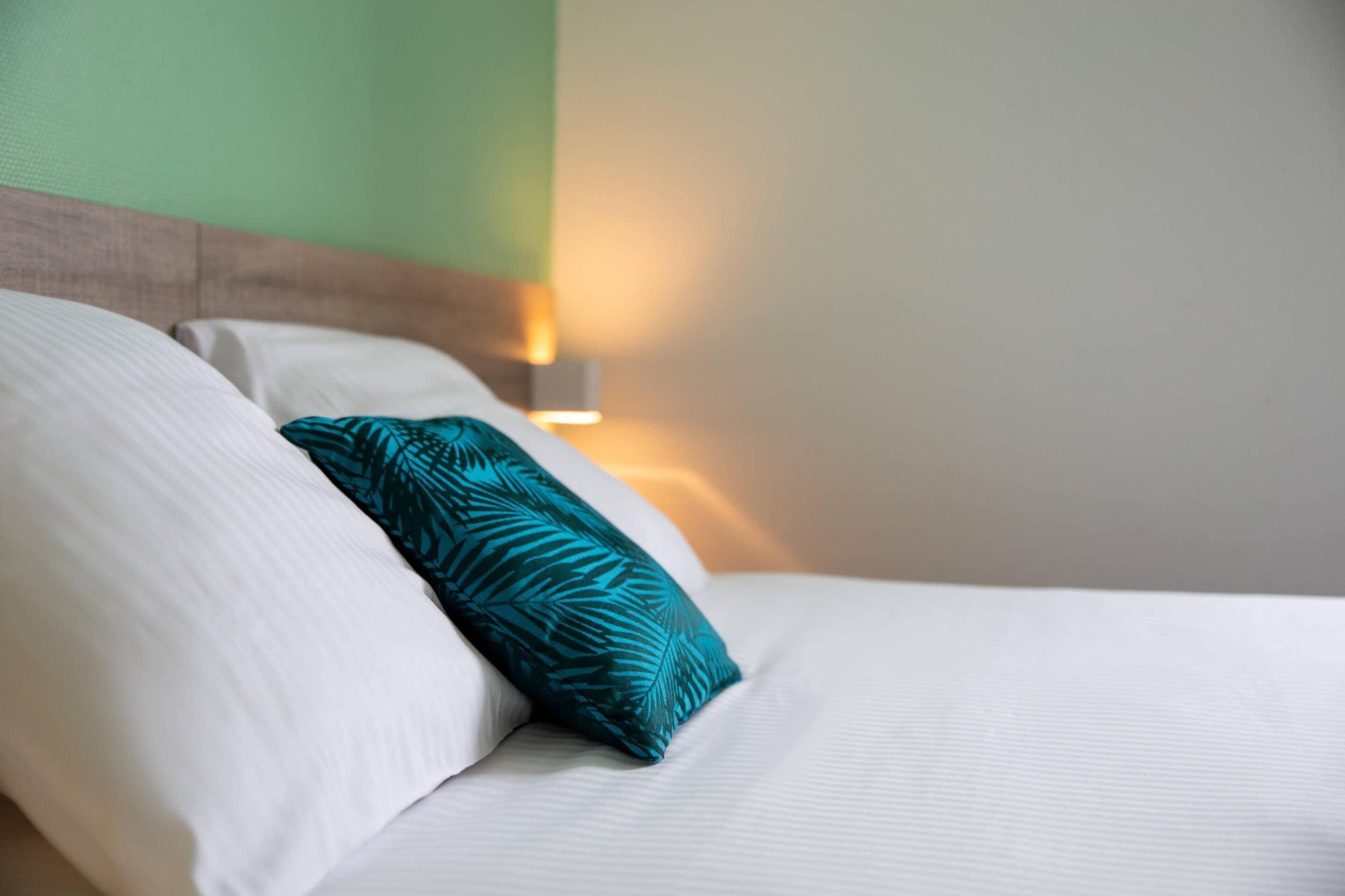 Suite, 1 Queen Bed with Sofa bed, Non Smoking