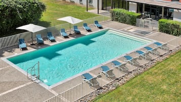 Outdoor pool, sun loungers