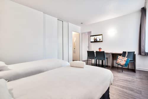 Appartement supérieur 1 ch. 4 pers. | Bureau, espace de travail pour ordinateur portable