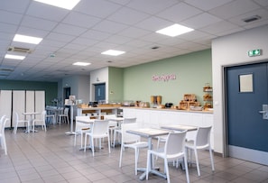 Breakfast area - Comfort Aparthotel Toulouse Metropole (Toulouse)