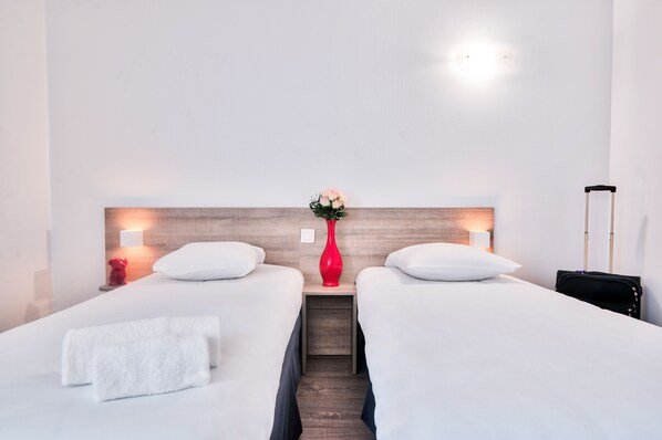 Bureau, espace de travail pour ordinateur portable