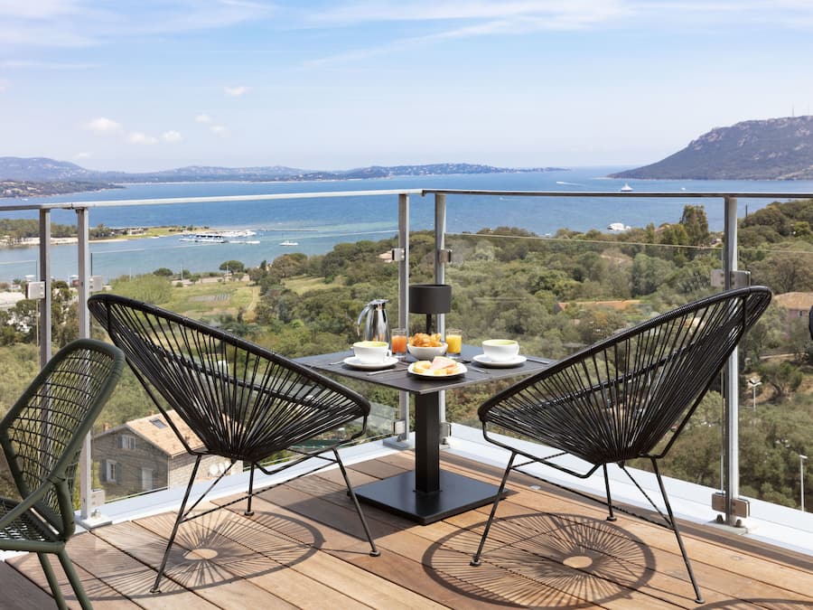 Dagelijks ontbijtbuffet (EUR 17 per persoon)