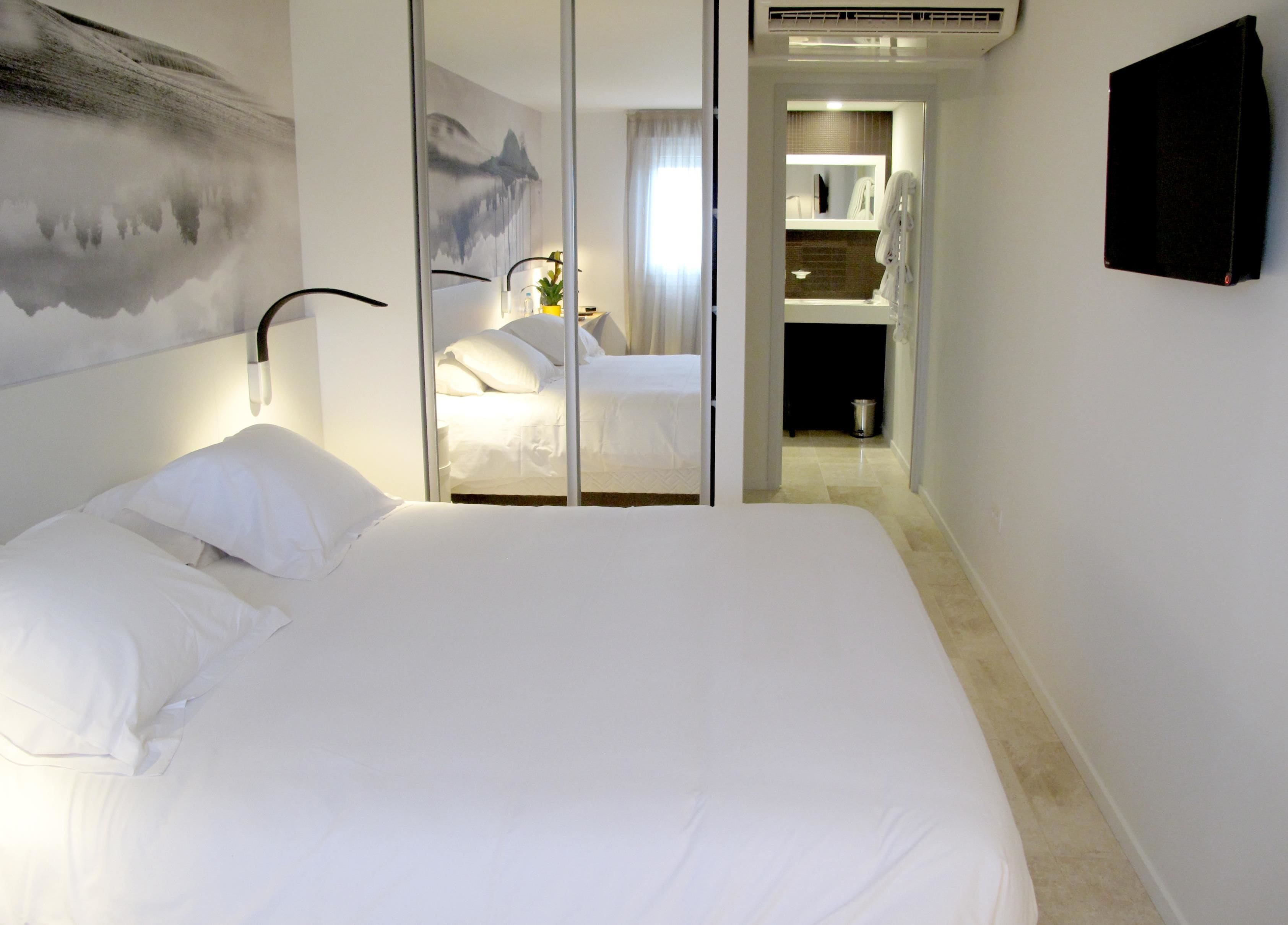 Hypo-allergenic bedding, in-room safe, desk, soundproofing