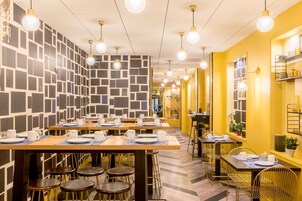 Daily buffet breakfast (EUR 13.5 per person)