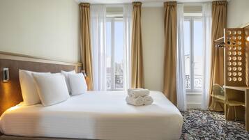 Premium bedding, in-room safe, desk, laptop workspace