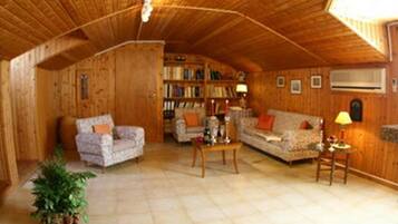 Suite | Minibar, pengeskab på værelset, lydisolering, gratis Wi-Fi