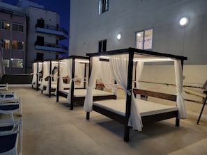 Sun deck