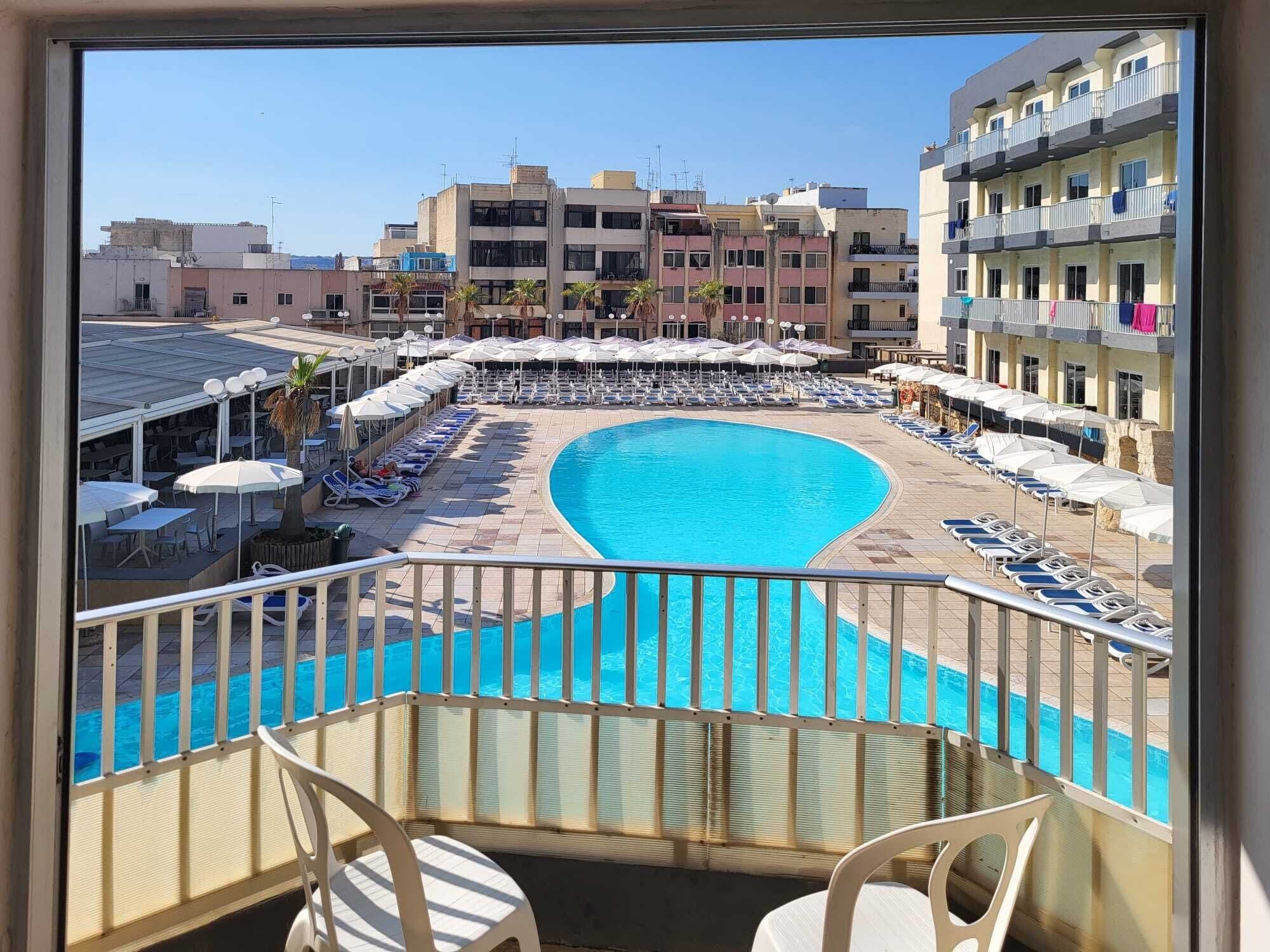 Zweibettzimmer, Poolblick