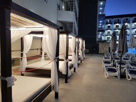 Sundeck