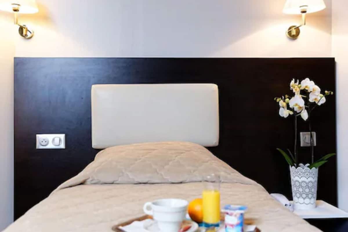 Soundproofing, iron/ironing board, free WiFi