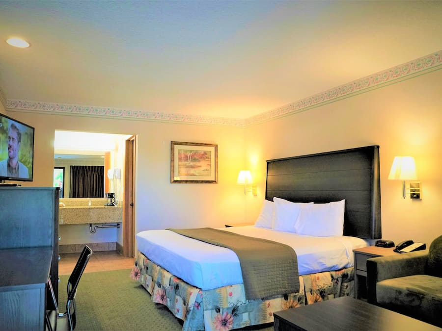 Desk, iron/ironing board, free WiFi, bed sheets