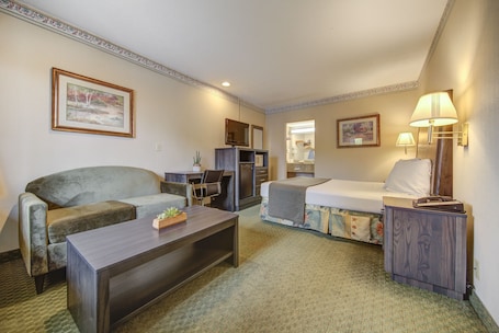 Deluxe Room, 1 Queen Bed (with Sofa) | Desk, iron/ironing board, free WiFi, bed sheets