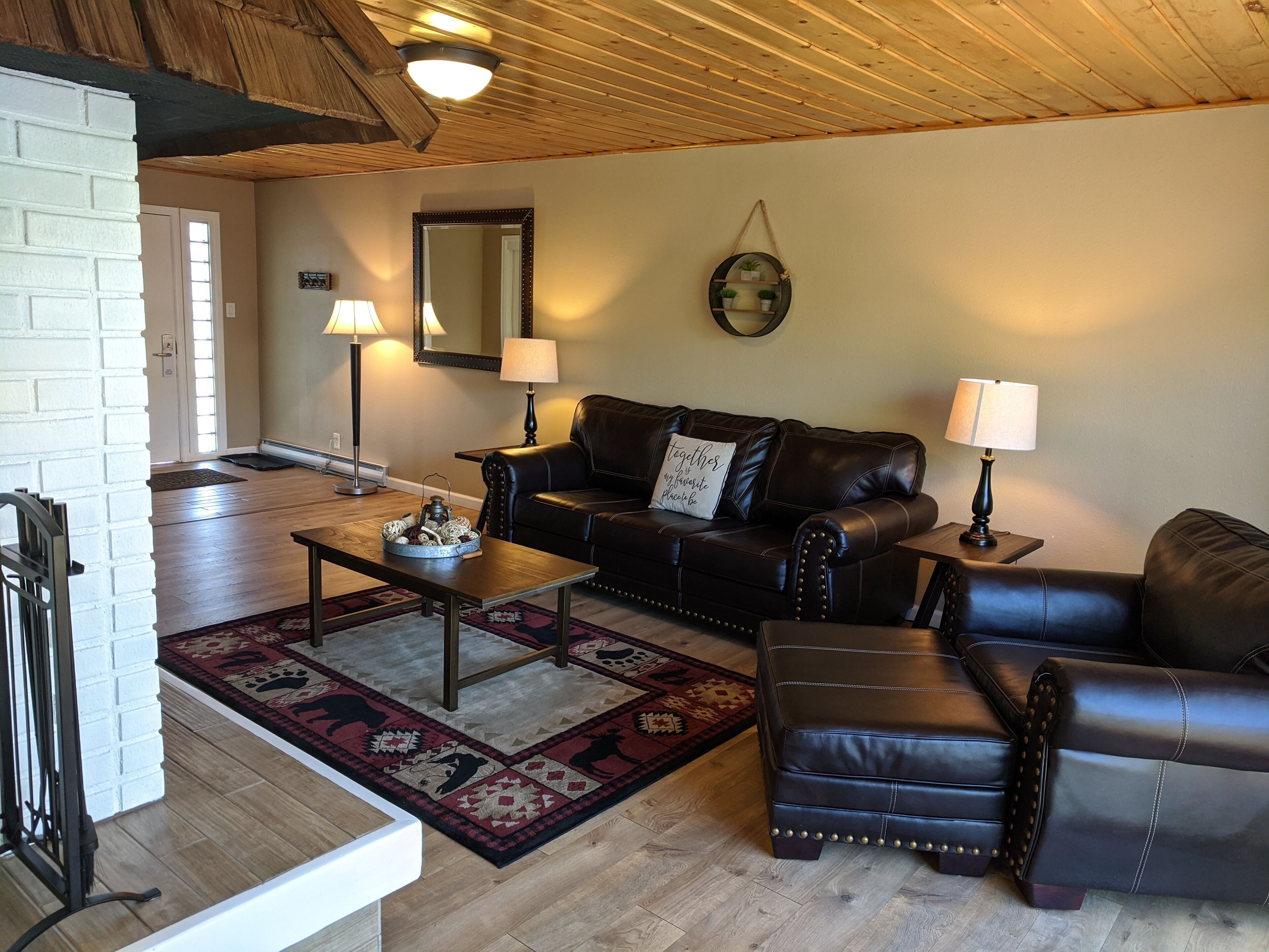 suite, multiple beds, fireplace (non-pet friendly) | living area | 32-inch lcd tv with cable channels, tv