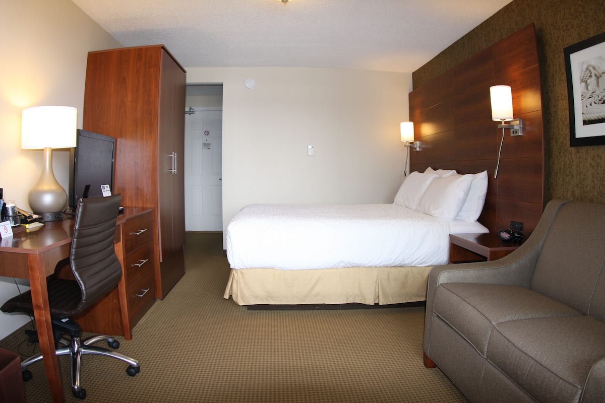 Standard Room, 1 Queen Bed