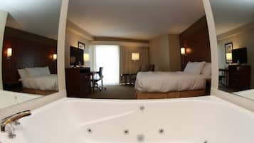 Deluxe Room, 1 King Bed, Jetted Tub