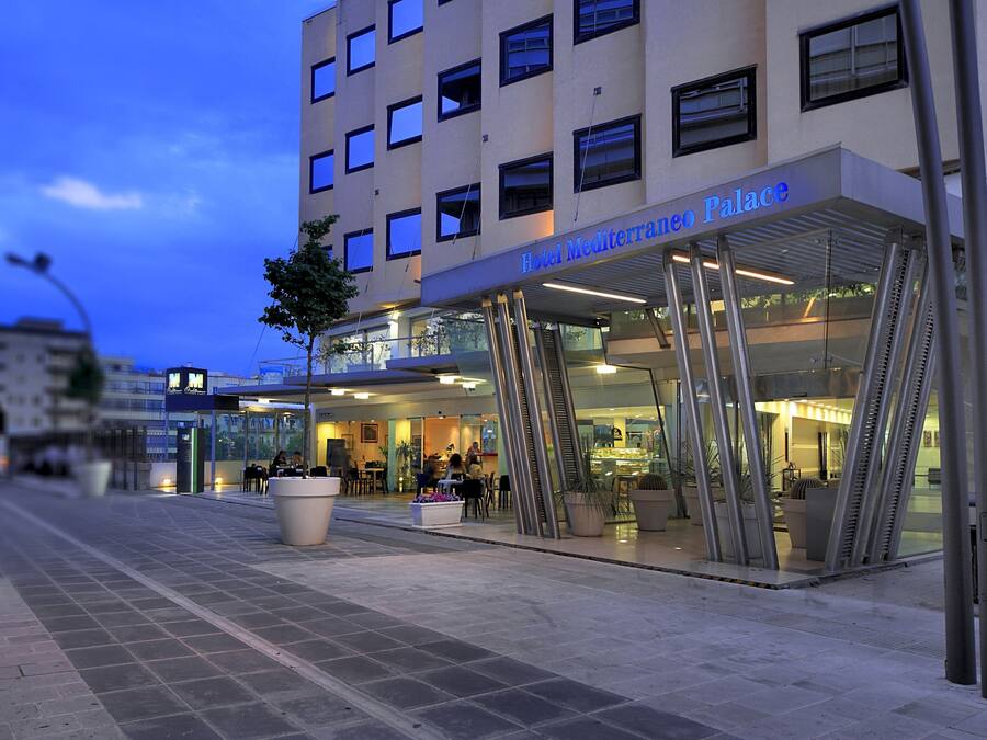 Façade de lâhĂ©bergement - soirĂ©e/nuit