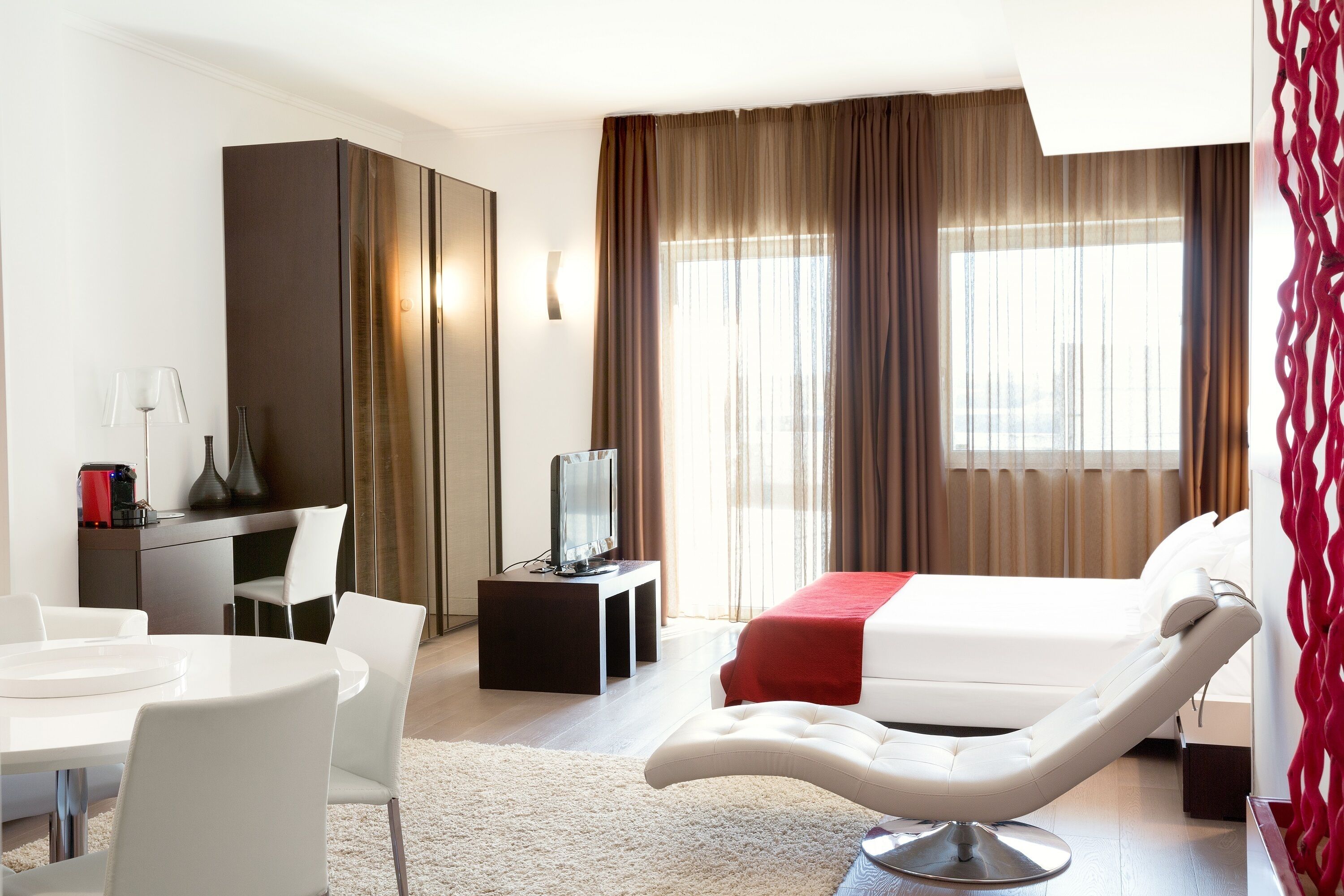 suite (wellness) | minibar, in-room safe, desk, blackout curtains