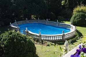 Outdoor pool, pool loungers