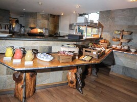 Daily English breakfast (GBP 12.50 per person)