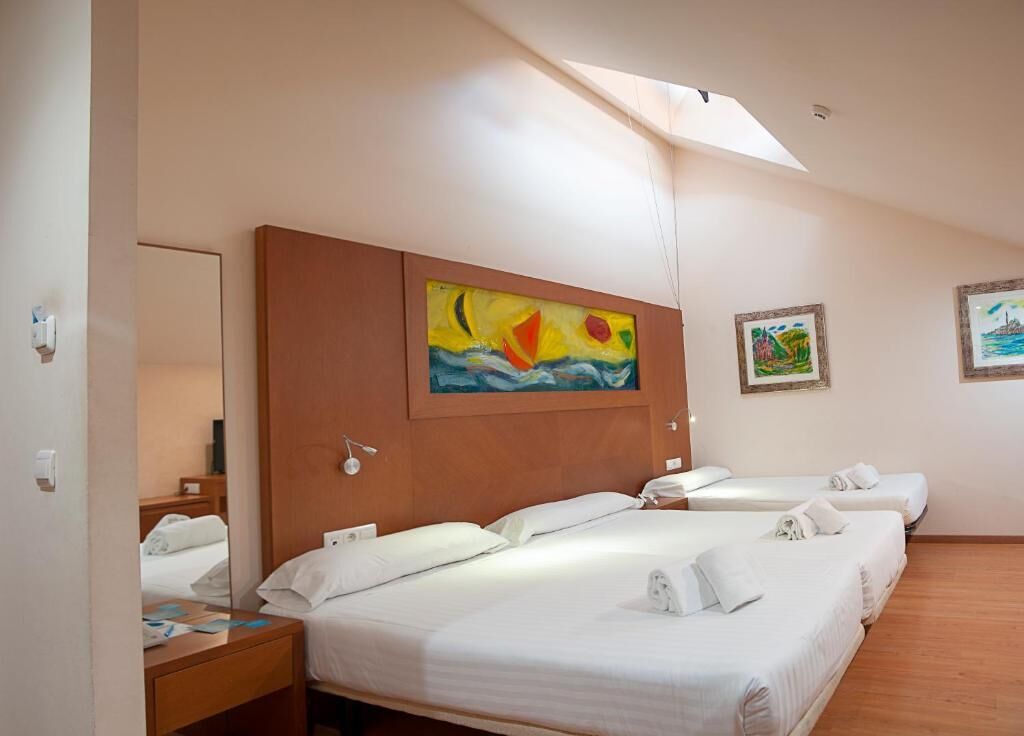In-room safe, desk, soundproofing, free cots/infant beds