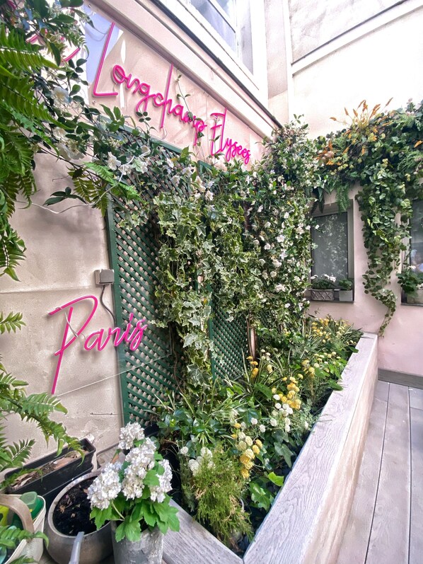 Terrace/patio - Hotel Longchamp Elysees (Paris)