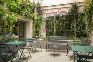 Terrace/patio - Hotel Longchamp Elysees (Paris)
