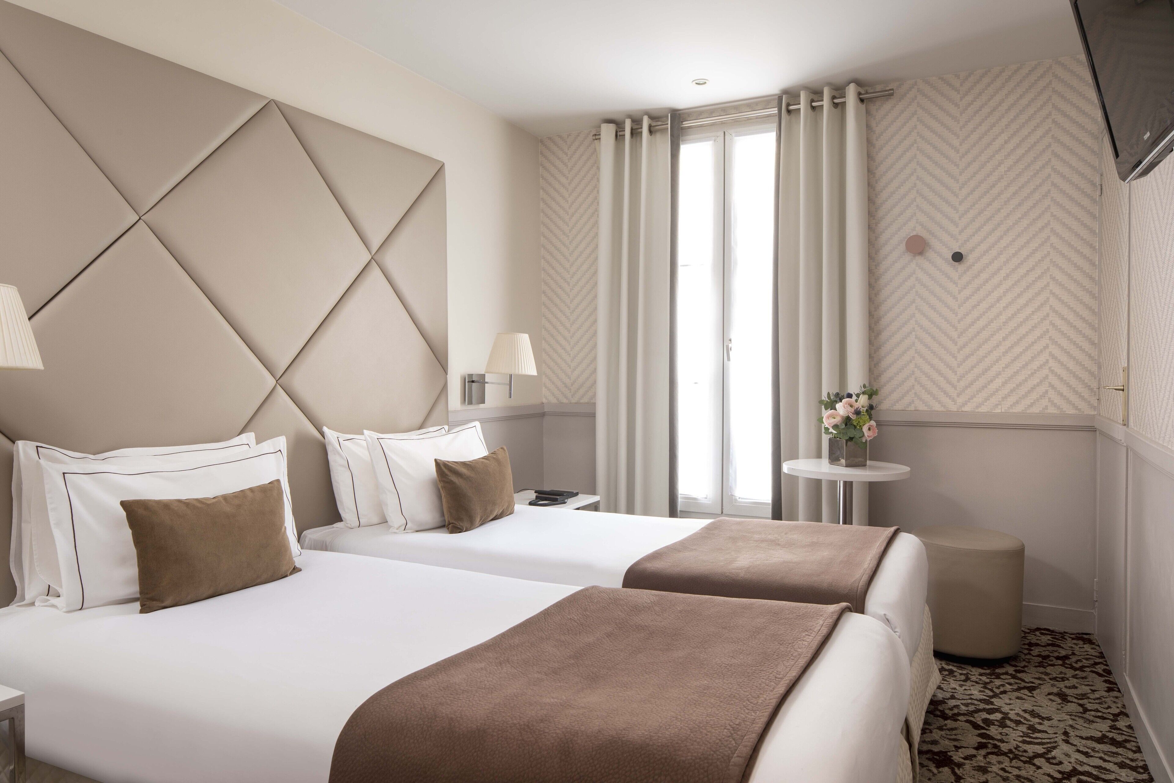 hypo-allergenic bedding, tempur-pedic beds, in-room safe, desk