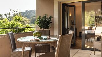 Suite | Minibar, coffres-forts dans les chambres, décoration personnalisée