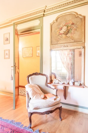 Coffres-forts dans les chambres, chambres insonorisées, Wi-Fi gratuit