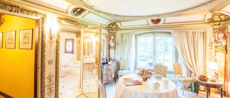 Suite (Suite Montespan) | Coffres-forts dans les chambres, chambres insonorisées, Wi-Fi gratuit