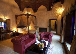 Royal Suite | Living area | Flat-screen TV