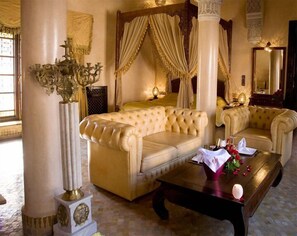 Suíte real | Área de estar | TV de tela plana