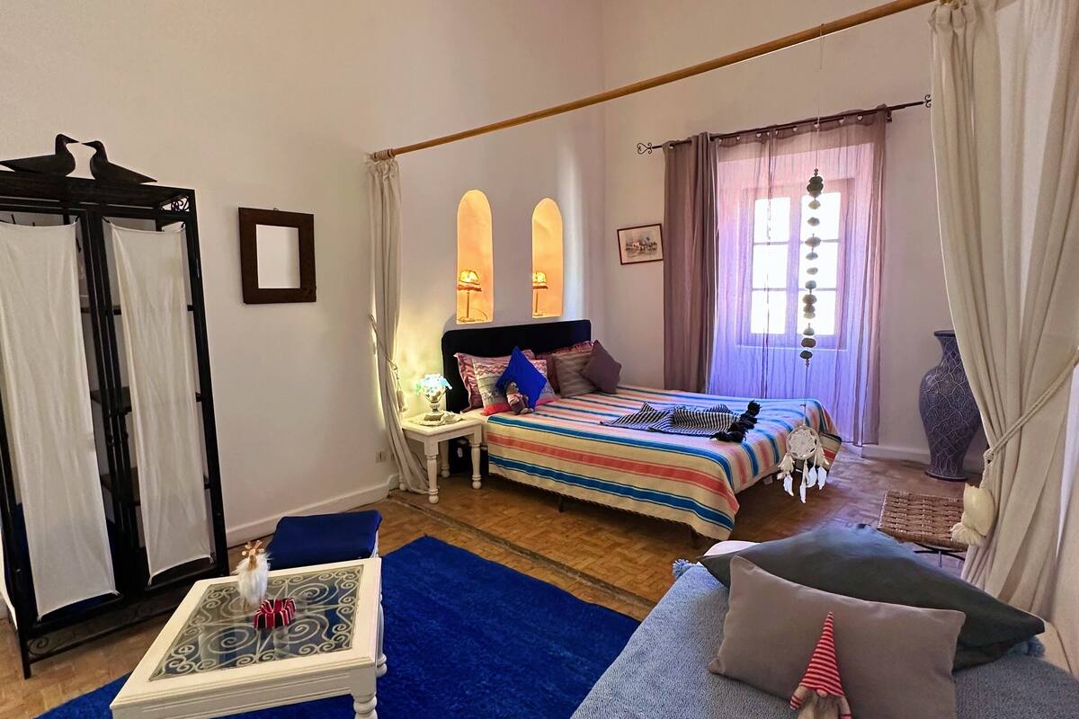 Premium bedding, soundproofing, free WiFi, bed sheets