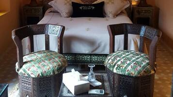 VÀrdeförvaringsskÄp pÄ rummet, individuell inredning och unika möbler