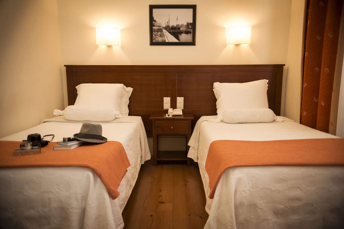 Hypo-allergenic bedding available, in-room safe, desk, soundproofing
