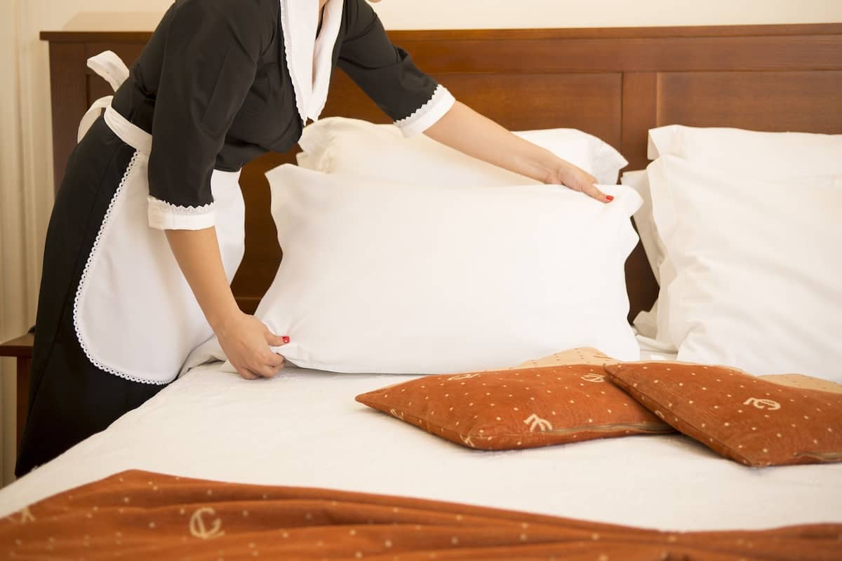 Hypo-allergenic bedding, in-room safe, individually decorated, desk