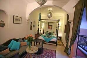 Suite | Zimmersafe, Zustellbetten, kostenloses WLAN, Bettwäsche