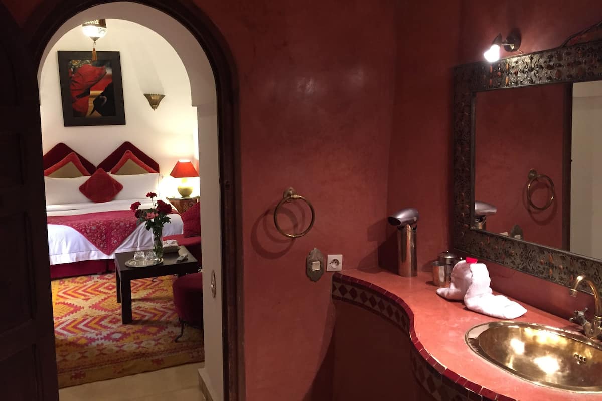 Triple Room | In-room safe, rollaway beds, free WiFi, bed sheets