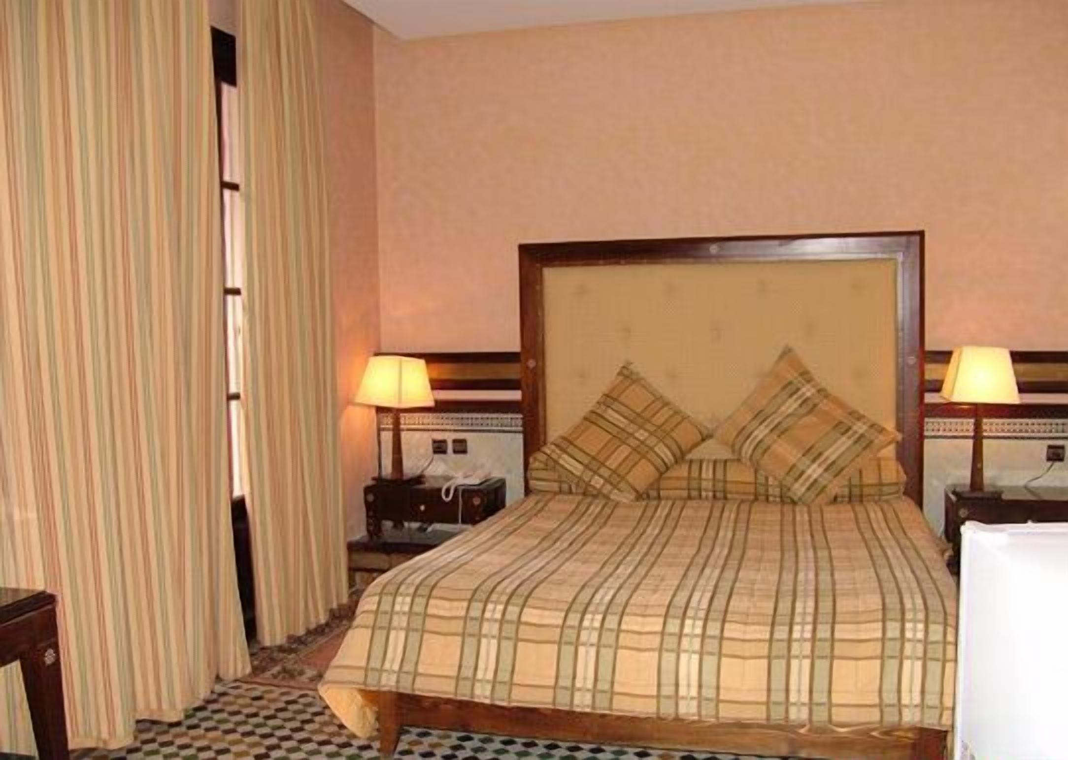 Coffres-forts dans les chambres, bureau