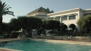 Outdoor pool - Transatlantique (Meknes)