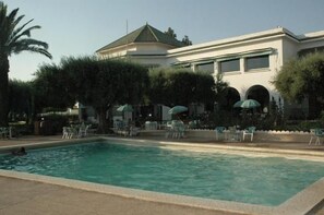 Outdoor pool - Transatlantique (Meknes)