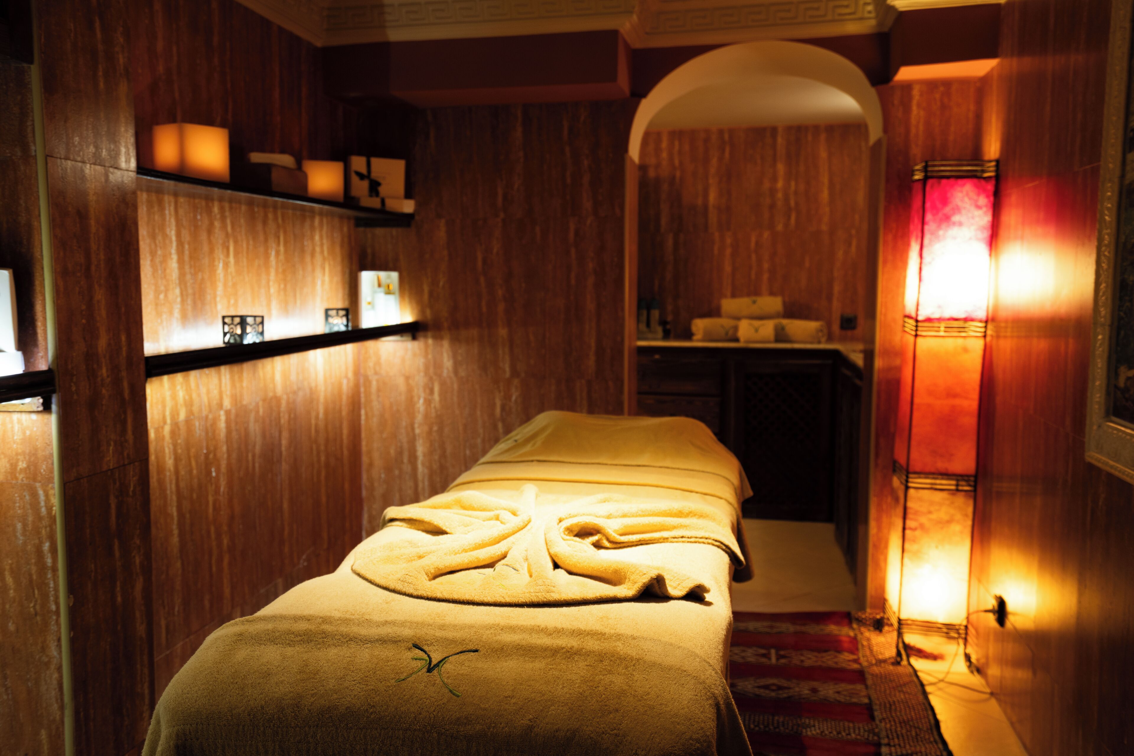 Sauna, hammam, hammam, soins du visage, soins de manucure et de pédicure