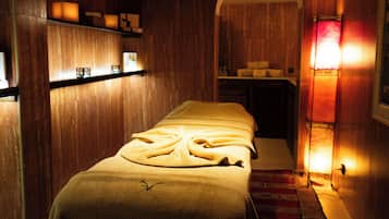 Sauna, hammam, hammam, soins du visage, soins de manucure et de pédicure