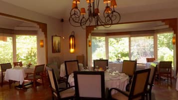 Petit déjeuner buffet compris tous les jours