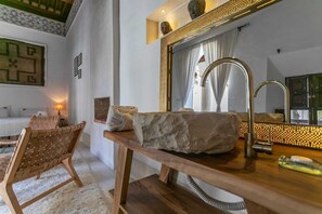 Deluxe Double Room | Premium bedding, free WiFi, bed sheets - Riad Safar (Marrakech)
