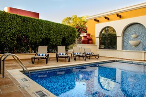 Outdoor pool - Hotel Plaza Campeche (Campeche)